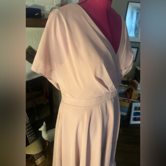 EUC A-line V-Neck Asymmetrical Chiffon Dress w/ Ruffle in Dusty Rose - 16W - Picture 4 of 11